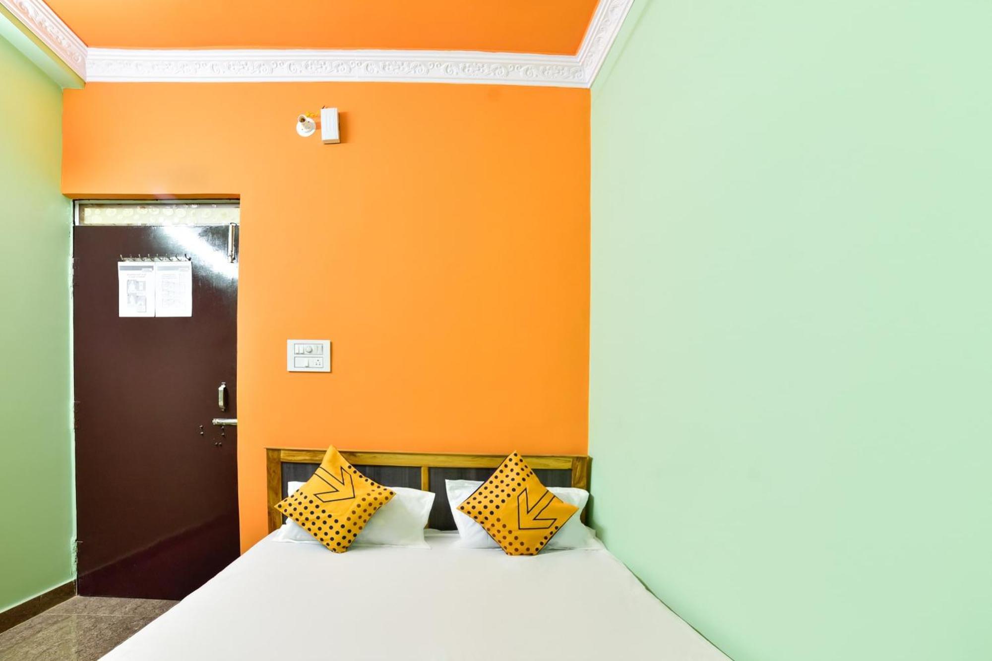 Spot On Devlok Guest House Patna  Exterior foto